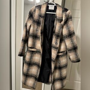 Old Navy Women's Knee Length Black and Cream Plaid Coat with Buttons and pockets